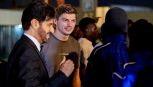 F1, Verstappen sorride con i ragazzi di un college in Ruanda: le foto dei lavori socialmente utili di Max