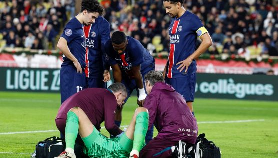 Donnarumma, calcio in pieno volto per il portiere della nazionale: le immagini dello scontro con Singo
