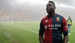 Genoa, Balotelli è cambiato e la Nord chiede la sua conferma: dalla lite col Mancio allo scooter in mare le sue follie