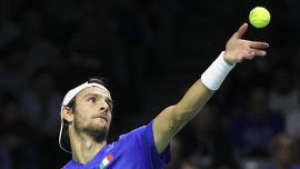 Musetti, scelta opposta rispetto a Sinner: dopo gli Australian Open punta sul rosso sudamericano. Il 2025 è decisivo