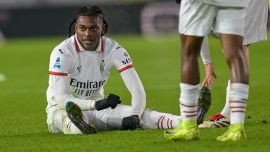 Milan, infortunio per Leao contro il Verona. Fonseca tranquillizza a fine gara: 'Niente di grave'