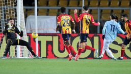 Lecce-Lazio, moviola: gol annullati, rigori, espulsioni e anche un sasso lanciato in campo