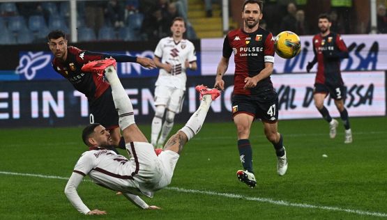 Genoa-Torino 0-0 pagelle: vince la paura, Balotelli scatena i fischi di Marassi, proteste furiose nel finale