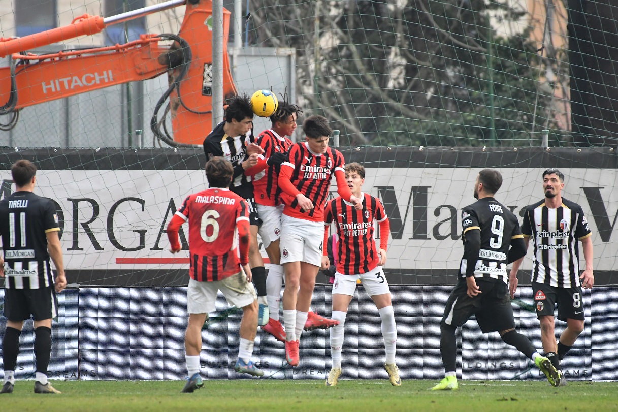 https://wips.plug.it/cips/sport.virgilio.it/cms/2025/01/ascoli-milan-futuro-contrasto-aereo-lps.jpg