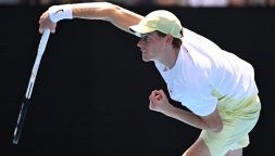 Australian Open, troppo Sinner per Rune: Jannik fatica per il caldo ma la spunta in 4 set