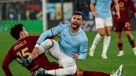 Roma-Lazio, cosa ha detto Hummels a Castellanos nella rissa: il retroscena