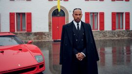 F1, Hamilton in Ferrari un anno dopo e quella prima foto: like Mercedes allo sfottò ed è bufera