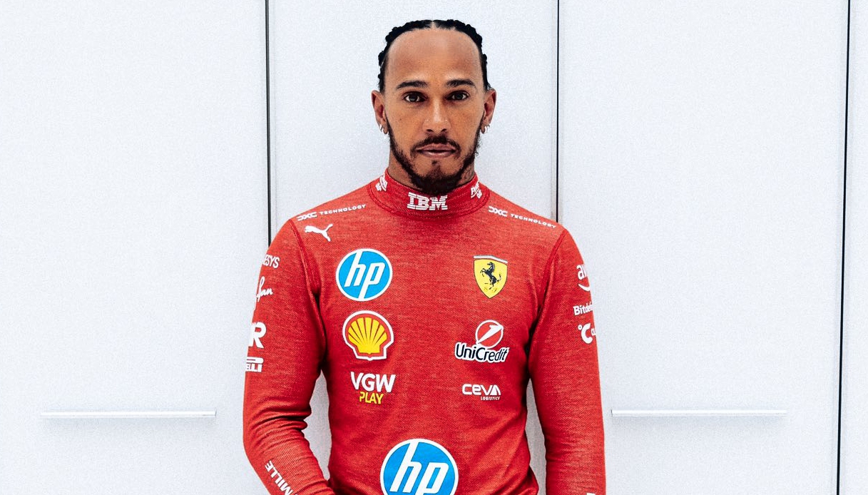 https://wips.plug.it/cips/sport.virgilio.it/cms/2025/01/hamilton-in-ferrari_fotor.jpg