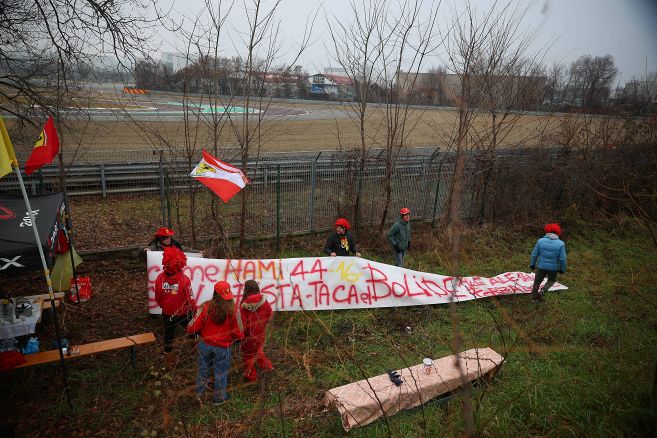 Supporter of Ferrari awaits the arrival of Lewis Hamilton at Fiorano track on January 21 2025 at Fiorano (Italy) Bergamo