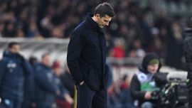 Juventus, i tifosi hanno finito la pazienza con Motta: la fascia di capitano a Koopmeiners diventa l’affronto finale