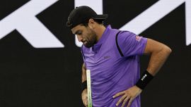 Australian Open, Berrettini fuori tra rimpianti e polemiche: la maledizione Rune continua. Sonego firma l'impresa