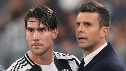 Juve, Motta fa fuori Vlahovic: "Panchina per scelta tecnica col Milan". Ibra prova a portare Dusan a Milano