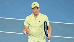 Australian Open, Sinner in finale con Zverev. Panatta al veleno su Shelton e Djokovic poi avverte Jannik