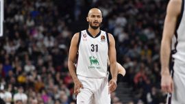 Eurolega, un compleanno da favola per l'Olimpia: schianta il Maccabi (107-74) e vede la zona play-off