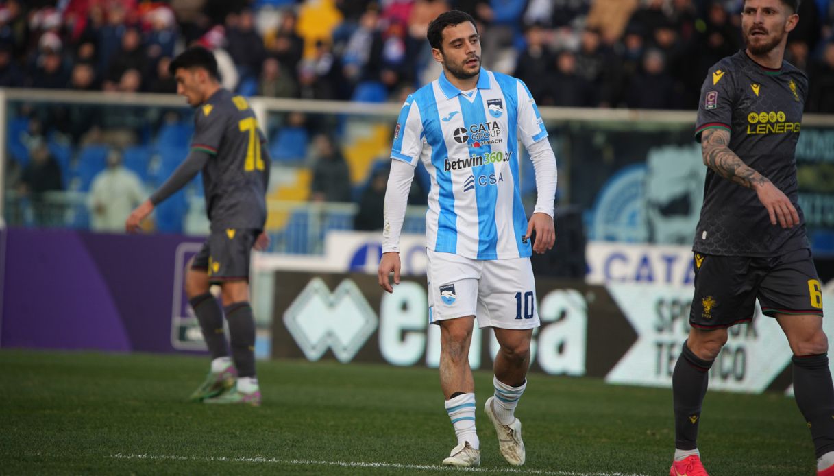 https://wips.plug.it/cips/sport.virgilio.it/cms/2025/01/merola-pescara-calcio.jpg