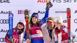 Sestriere, la gigante è Brignone: da larva a tigre, messaggio a Tomba. Goggia frena, Shiffrin piange in tv