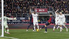 Bologna-Milan, moviola: tanti dubbi sui due gol rossoblù, Mariani bocciato