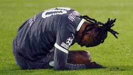Feyenoord-Milan, la papera di Maignan e il rigore invocato da Leao: la rabbia dei tifosi rossoneri sui social