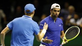 Sinner, Berrettini fa da scudo a Jannik e difende la scelta Ferrara. Subito il tabù Djokovic a Doha