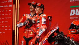 MotoGP, Bagnaia e Marquez affilano le armi: "Siamo superiori, ma occhio a Bezzecchi". E a Martin dicono di non avere fretta