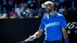 Sinner caso doping, Djokovic e i doppi standard: i social accusano Nole. Serbia fuori dalla Davis tra le polemiche