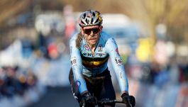 La Omloop apre la stagione del pavé: Pidcock sfida Van Aert. Domenica alla Kuurne c'è Milan che fa le prove per la Sanremo