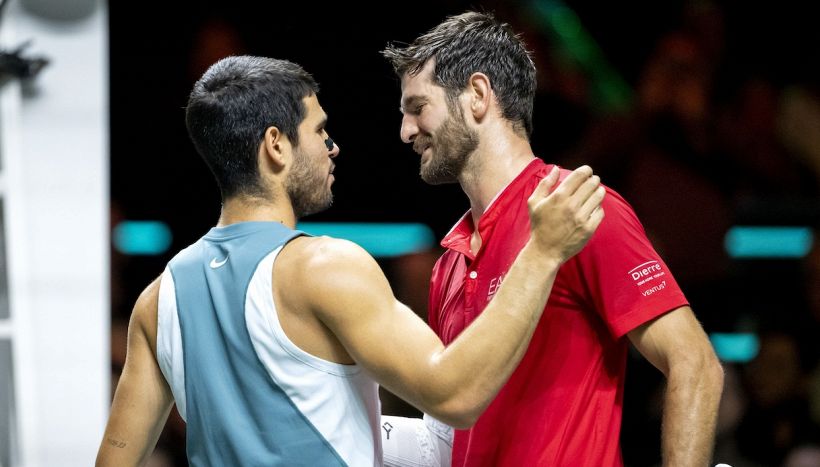 ATP Rotterdam, Alcaraz strapazza Vavassori e la mascotte consola Andrea: Tsitsipas trova Bellucci