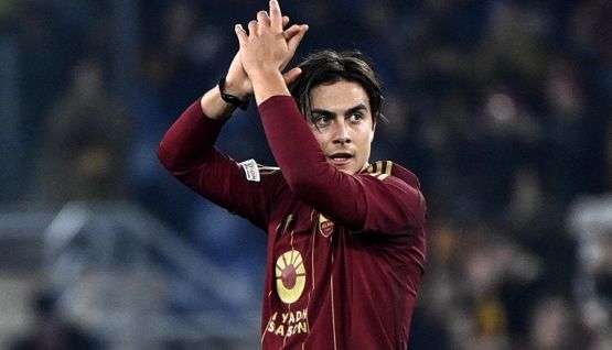 Roma, Dybala regala un assist anche a “C'è Posta per te” da Maria De Filippi