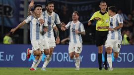 L'Argentina senza Messi batte l’Uruguay, follia Nico Gonzalez: espulso
