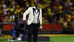 Copa Libertadores, Alejandro Castillo da Oscar: l'abito elegante del tecnico del Barcelona SC