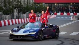 La Ferrari infiamma Milano, Hamilton e Leclerc danno spettacolo al Castello Sforzesco