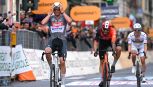 Diretta live Milano-Sanremo 2025: van der Poel si prende la testa, Ganna è terzo. Si entra nel Poggio