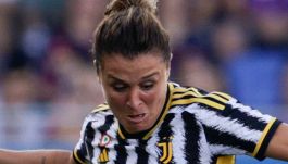 Serie A, per la Roma tre punti al fotofinish e pari per Juve e Milan: risultati e classifica poule scudetto e salvezza