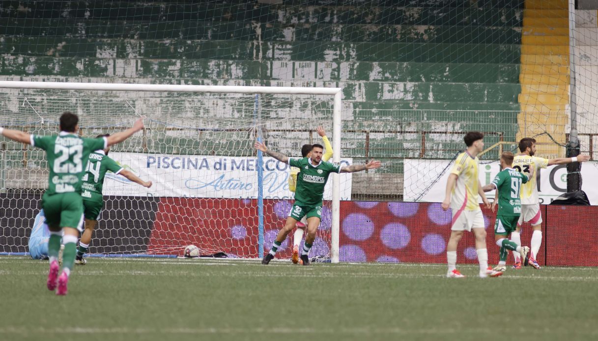 https://wips.plug.it/cips/sport.virgilio.it/cms/2025/03/gol-lescano-avellino.jpg