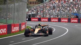 F1, GP Australia griglia di partenza: McLaren in prima fila, Leclerc settimo, Hamilton ottavo. Rischio pioggia