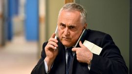 Lazio: Lotito provoca la Roma in tv, poi la rivelazione sull’aquila e il falconiere Bernabé