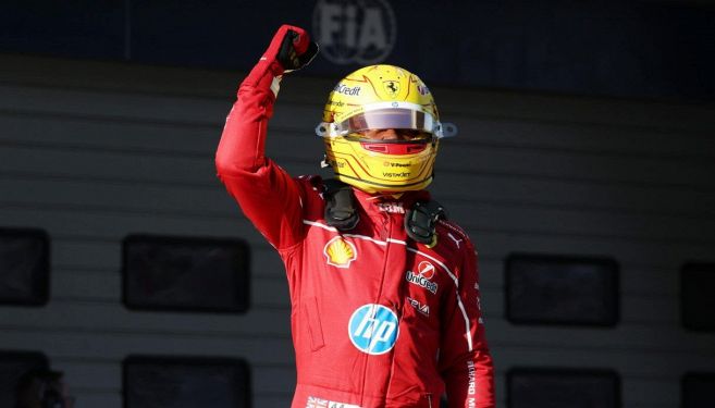 Hamilton, tutta la gioia per la prima pole in Ferrari