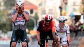 Una Milano-Sanremo così bella era impensabile: lo show di Pogacar, la superiorità di van der Poel, il cuore di Ganna