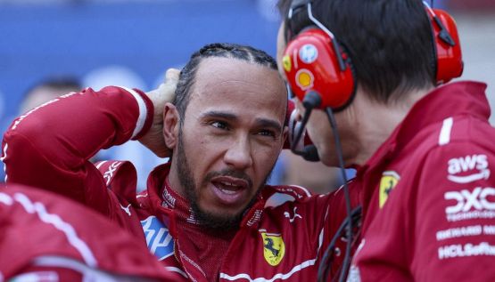 F1, Gp Giappone: Hamilton e Adami, nuovo botta e risposta via radio, Lewis parla in italiano. Leclerc sconsolato