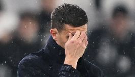 Juventus, Sarri lancia una frecciata da ex e rivela: “Ho votato per Motta”. Solo Mbangula e Bremer salutano il tecnico
