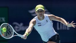Miami, Światek molestata in allenamento: torna l’incubo stalker dopo il caso Raducanu. E la WTA aumenta la sicurezza