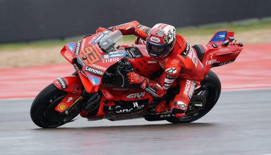 MotoGP Austin: Marc Marquez pole tris davanti a Di Giannantonio e Alex. Morbidelli e Bagnaia in seconda fila