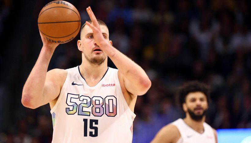 NBA, Nikola Jokic senza limiti: prima tripla doppia nella storia NBA, più di 30 punti, 20 assist e 20 rimbalzi