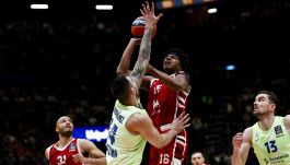 Eurolega, l'Olimpia Milano naufraga col Barcellona e dice addio al play-in. Messina s'arrende: "Troppi errori"