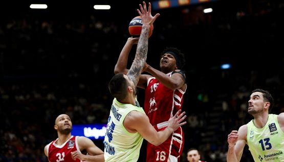 Eurolega, l'Olimpia Milano naufraga col Barcellona e dice addio al play-in. Messina s'arrende: "Troppi errori"