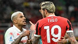 Milan-Fiorentina, Theo litiga con Dodo ad azione in corso: è bufera sul francese. Conceicao-Musah, scoppia il caso