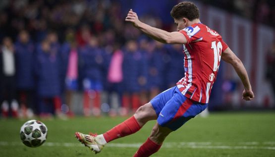Champions, Rigore Alvarez annullato: video Uefa manipolato? Esplode la protesta