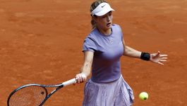 Anna Kalinskaya snobbata da Jannik Sinner e sconfitta a Madrid: Madison Keys la elimina e la russa s'arrabbia
