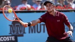 Madrid, Arnaldi dopo Djokovic piega Dzumhur e va agli ottavi: ma un problema spegne la tv e lo lascia al buio