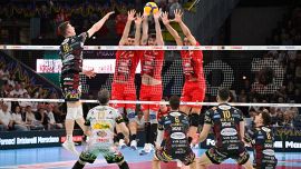 Superlega, la Lube non muore mai: Perugia spreca una palla match, Lagumidzija la trascina (almeno) a gara 4